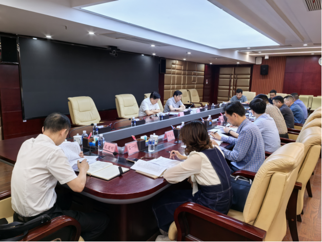 謀劃“十五五”新篇章 賀輝調(diào)研無(wú)線(xiàn)廣播電視傳輸服務(wù)，聚焦公共服務(wù)提質(zhì)增效
